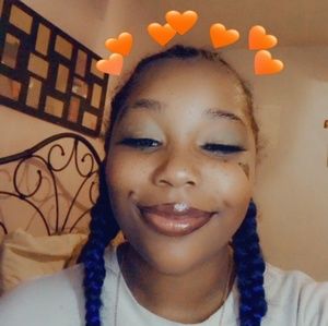 Meet your Posher, Micayla